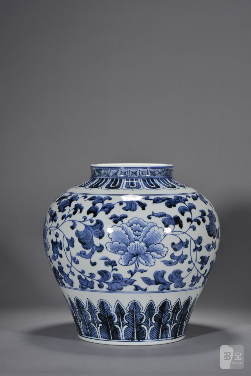 近现代 仿古青花缠枝牡丹纹大罐 - 图4